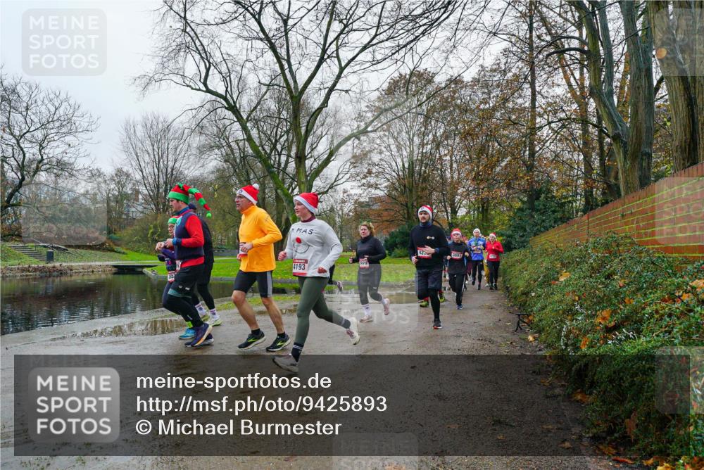 07.12.2025 - St. Pauli X-Mass-Run No. 15 Michael Burmester http://msf.ph/oto/9425893 07.12.2025 09:44:07 Laufen 42, 3891, 4193 meine-sportfotos.de