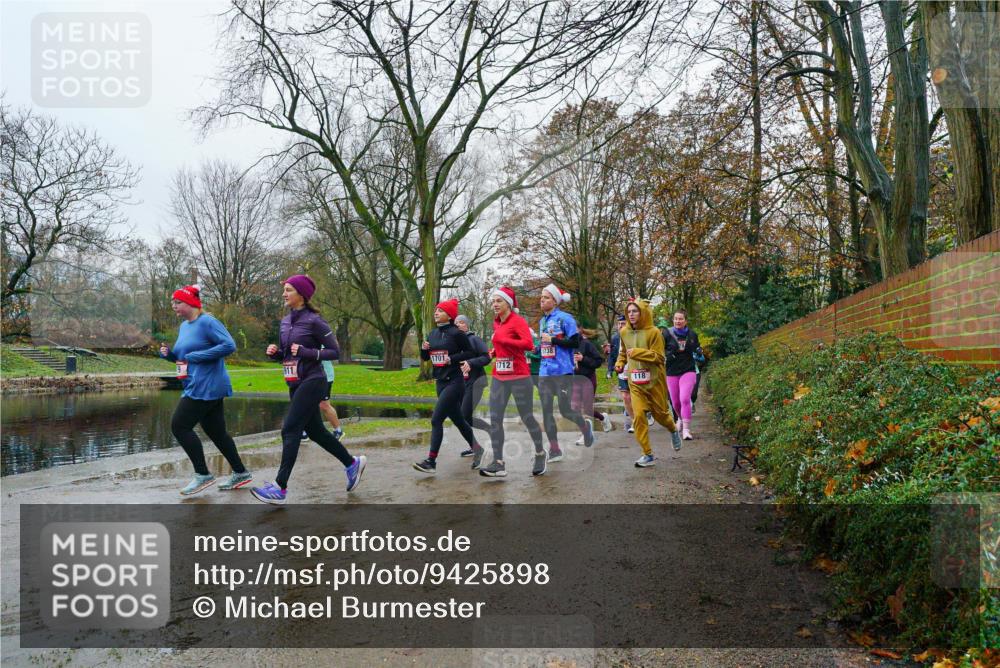 07.12.2025 - St. Pauli X-Mass-Run No. 15 Michael Burmester http://msf.ph/oto/9425898 07.12.2025 09:44:10 Laufen 1701, 911, 1712, 1738, 118 meine-sportfotos.de