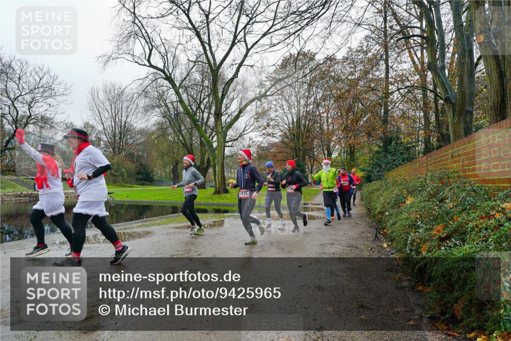 07.12.2025 - St. Pauli X-Mass-Run No. 15 Michael Burmester http://msf.ph/oto/9425965 07.12.2025 09:45:16 Laufen 3935, 4739 meine-sportfotos.de