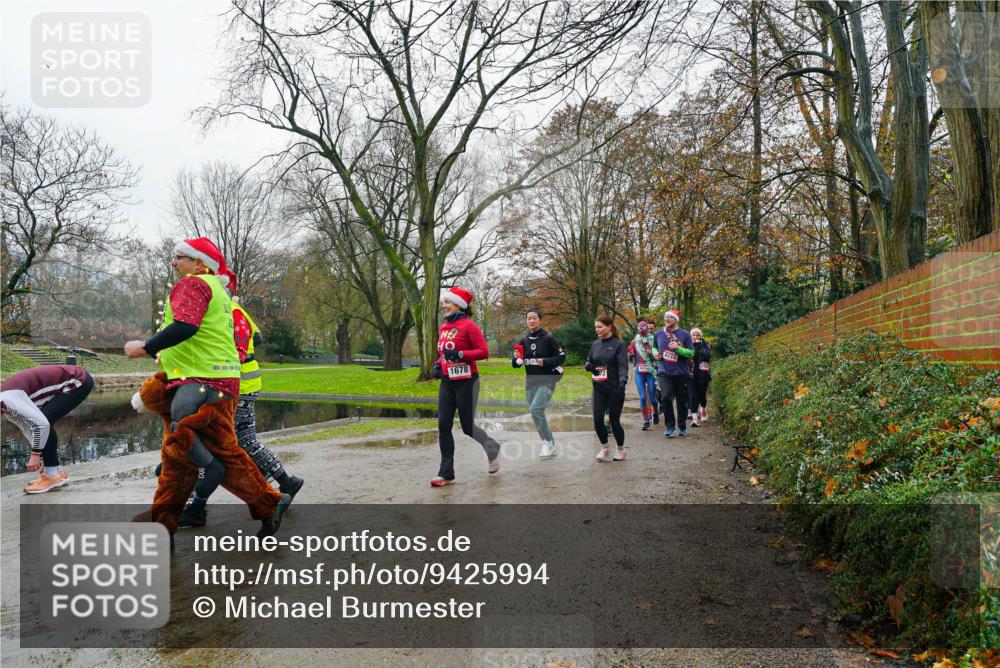 07.12.2025 - St. Pauli X-Mass-Run No. 15 Michael Burmester http://msf.ph/oto/9425994 07.12.2025 09:46:07 Laufen 4232, 0, 1678 meine-sportfotos.de