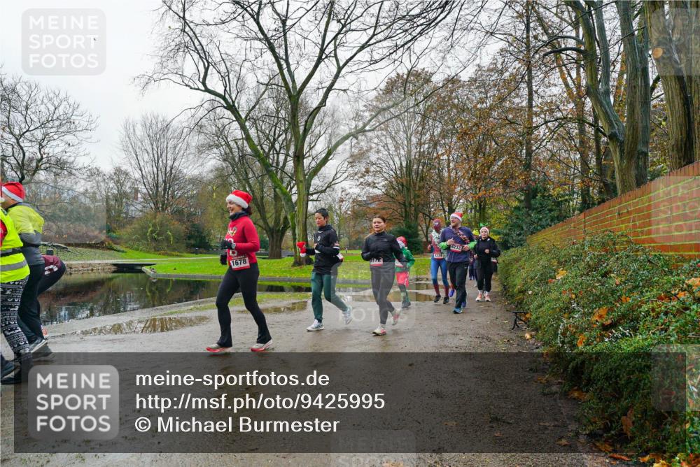 07.12.2025 - St. Pauli X-Mass-Run No. 15 Michael Burmester http://msf.ph/oto/9425995 07.12.2025 09:46:08 Laufen 1678, 172, 4234, 4232 meine-sportfotos.de
