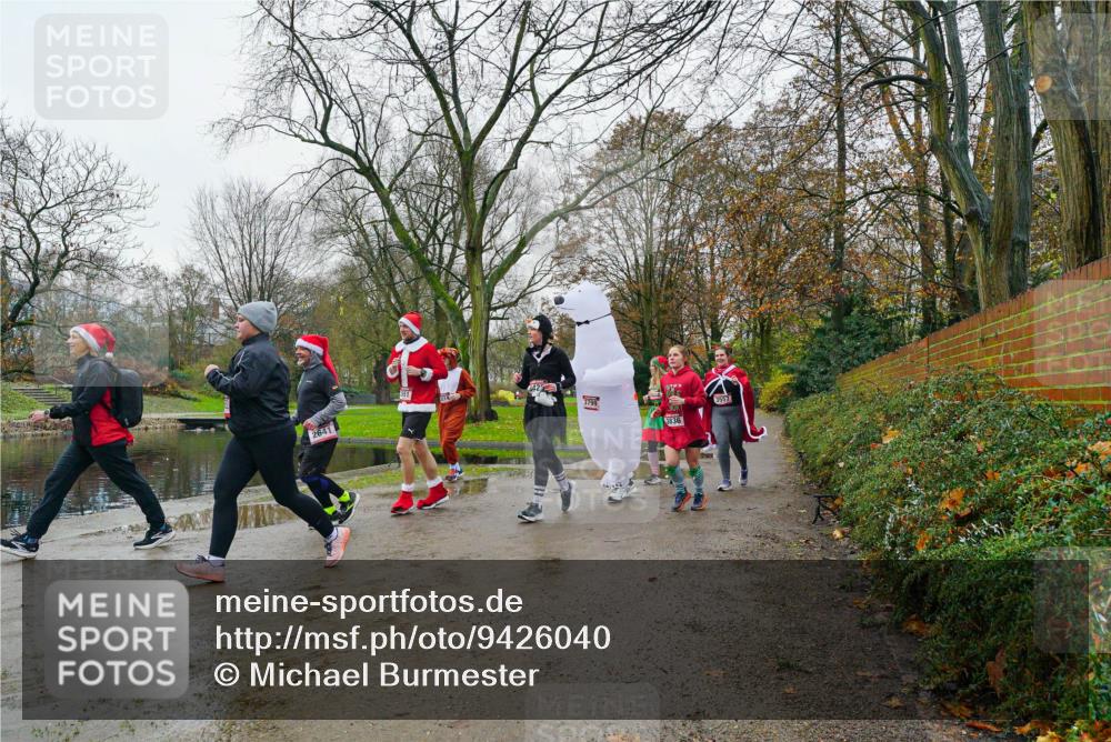 07.12.2025 - St. Pauli X-Mass-Run No. 15 Michael Burmester http://msf.ph/oto/9426040 07.12.2025 09:47:30 Laufen 2641, 3799, 3836, 3557 meine-sportfotos.de