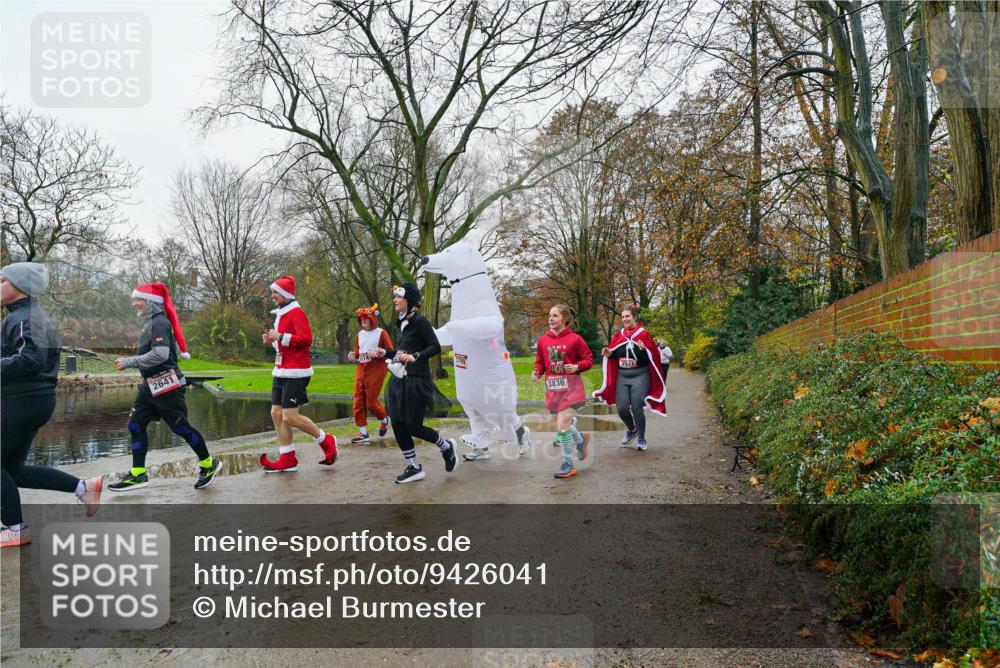 07.12.2025 - St. Pauli X-Mass-Run No. 15 Michael Burmester http://msf.ph/oto/9426041 07.12.2025 09:47:30 Laufen 2641, 3836, 3557 meine-sportfotos.de