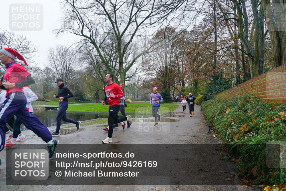 07.12.2025 - St. Pauli X-Mass-Run No. 15 Michael Burmester http://msf.ph/oto/9426169 07.12.2025 10:00:45 Laufen 1997 meine-sportfotos.de