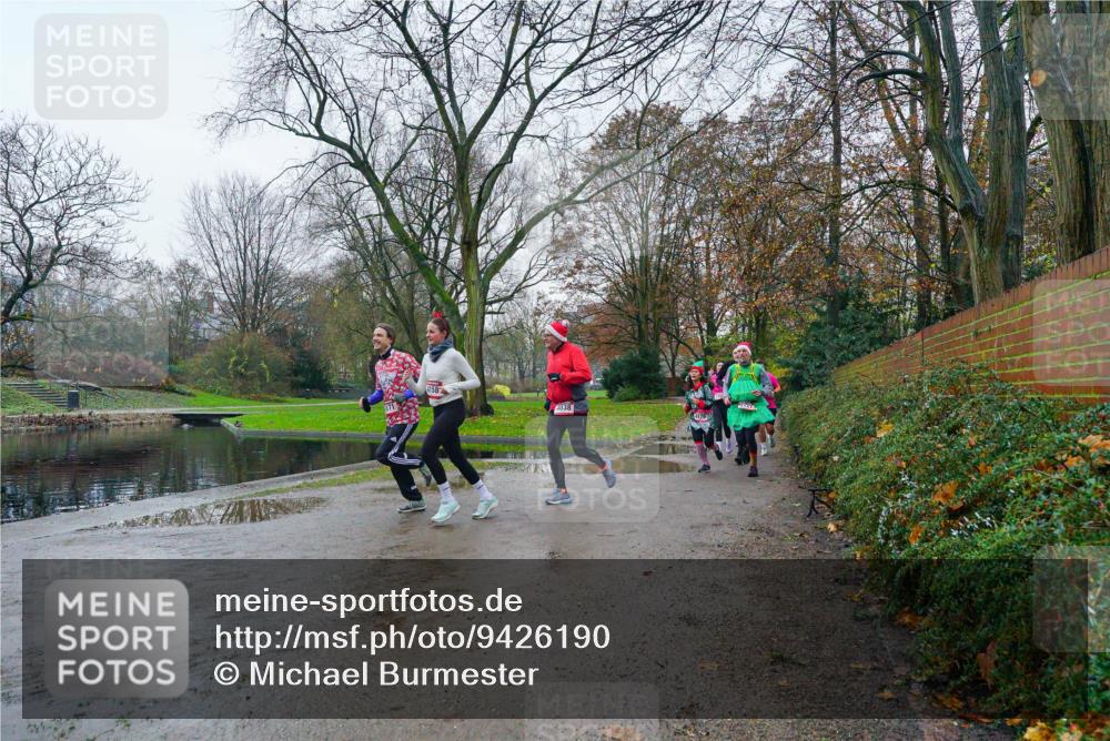 07.12.2025 - St. Pauli X-Mass-Run No. 15 Michael Burmester http://msf.ph/oto/9426190 07.12.2025 10:01:22 Laufen 4158, 4038 meine-sportfotos.de