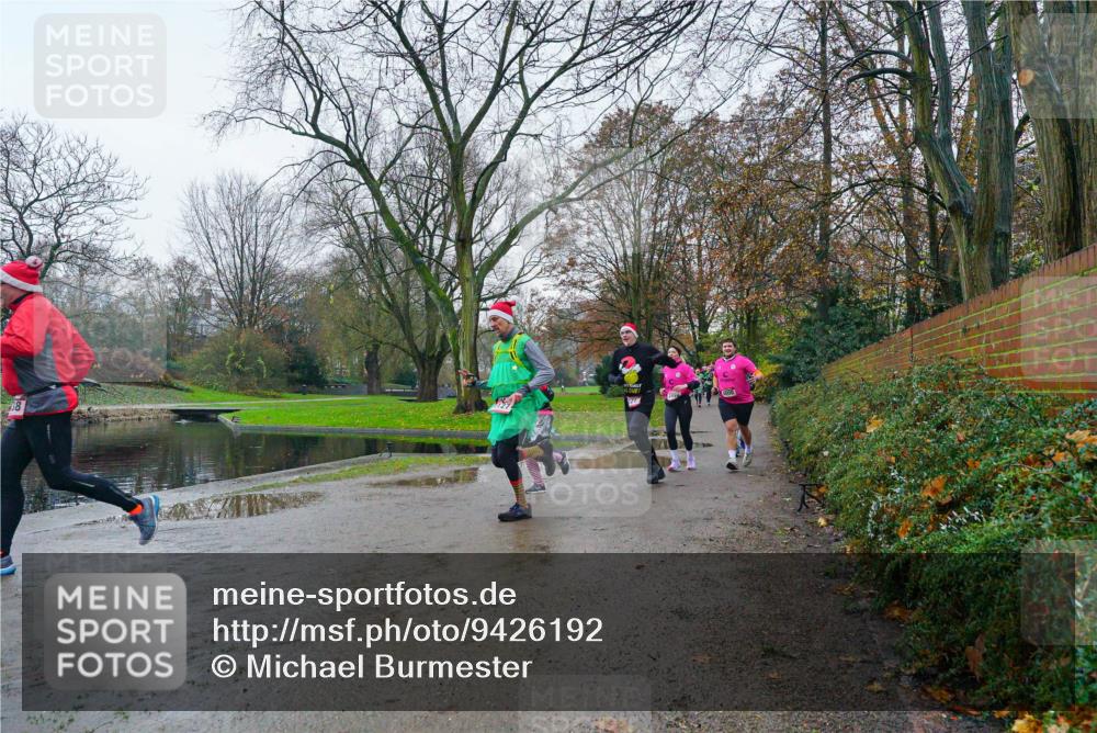 07.12.2025 - St. Pauli X-Mass-Run No. 15 Michael Burmester http://msf.ph/oto/9426192 07.12.2025 10:01:24 Laufen 89 meine-sportfotos.de