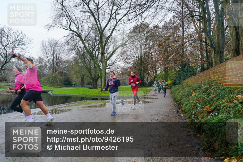 07.12.2025 - St. Pauli X-Mass-Run No. 15 Michael Burmester http://msf.ph/oto/9426195 07.12.2025 10:01:26 Laufen 1326, 2238 meine-sportfotos.de