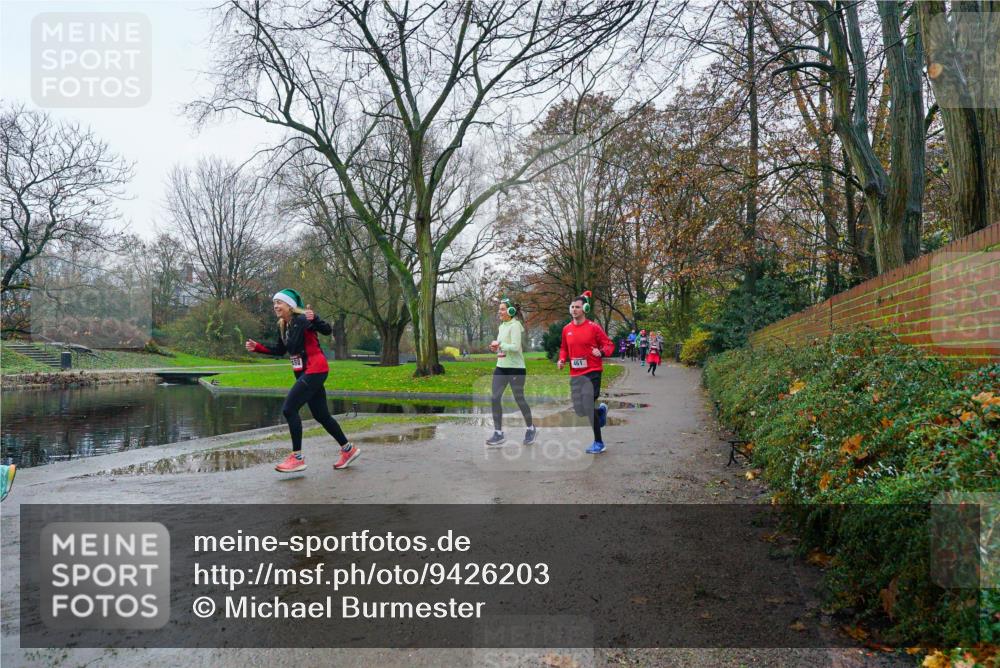 07.12.2025 - St. Pauli X-Mass-Run No. 15 Michael Burmester http://msf.ph/oto/9426203 07.12.2025 10:01:37 Laufen 461 meine-sportfotos.de