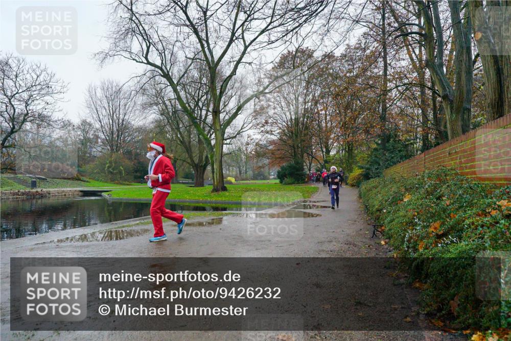 07.12.2025 - St. Pauli X-Mass-Run No. 15 Michael Burmester http://msf.ph/oto/9426232 07.12.2025 10:02:44 Laufen  meine-sportfotos.de