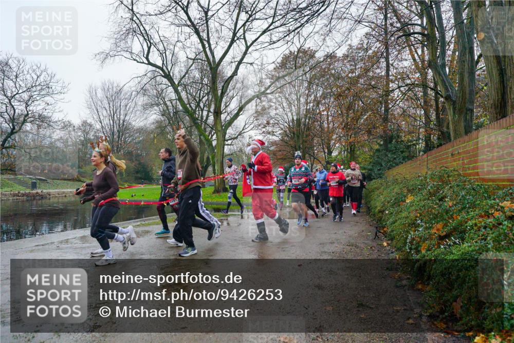 07.12.2025 - St. Pauli X-Mass-Run No. 15 Michael Burmester http://msf.ph/oto/9426253 07.12.2025 10:03:15 Laufen 497, 4288 meine-sportfotos.de