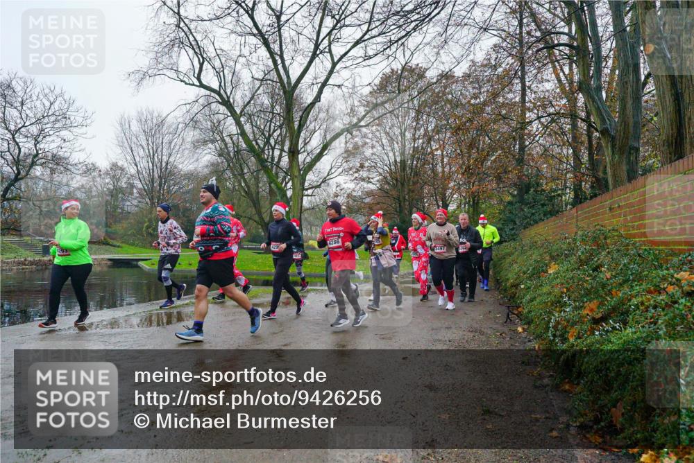 07.12.2025 - St. Pauli X-Mass-Run No. 15 Michael Burmester http://msf.ph/oto/9426256 07.12.2025 10:03:16 Laufen 4293, 4286, 3497, 49 meine-sportfotos.de