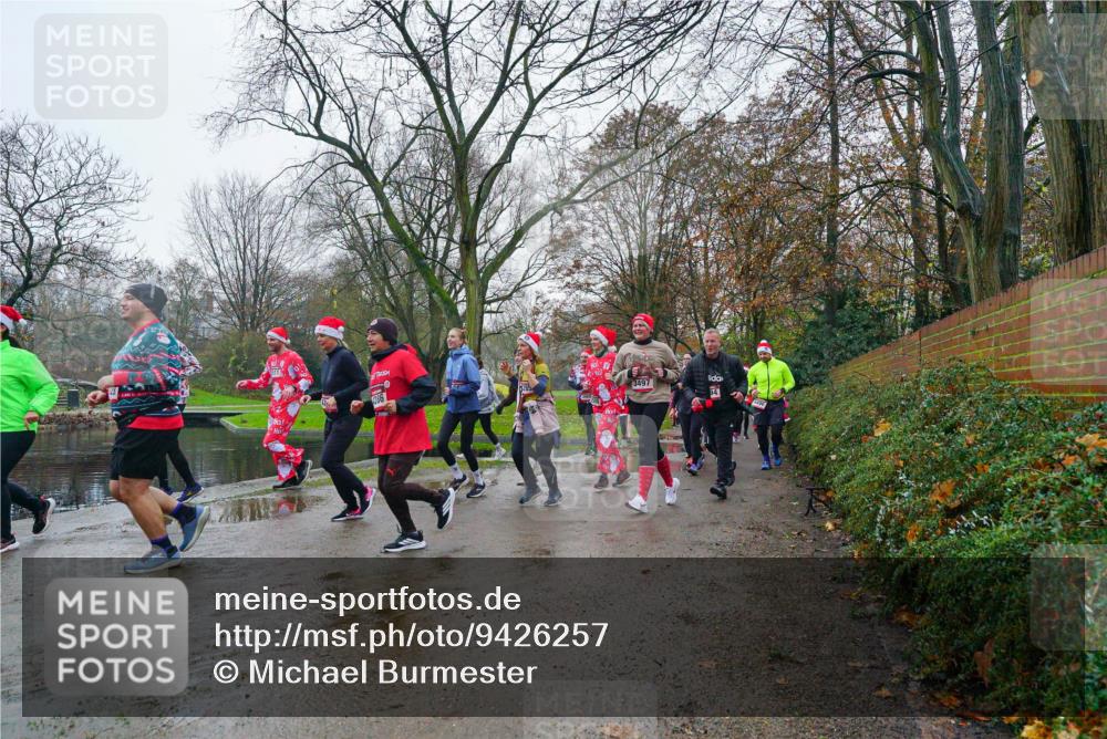 07.12.2025 - St. Pauli X-Mass-Run No. 15 Michael Burmester http://msf.ph/oto/9426257 07.12.2025 10:03:17 Laufen 1286, 3497 meine-sportfotos.de