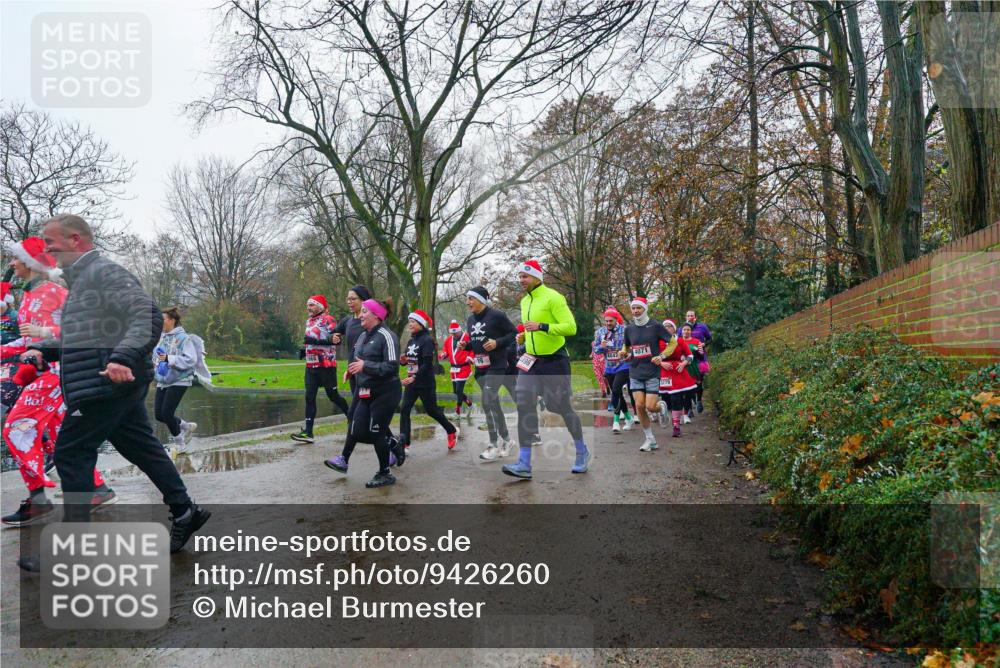 07.12.2025 - St. Pauli X-Mass-Run No. 15 Michael Burmester http://msf.ph/oto/9426260 07.12.2025 10:03:19 Laufen 4071, 3179 meine-sportfotos.de