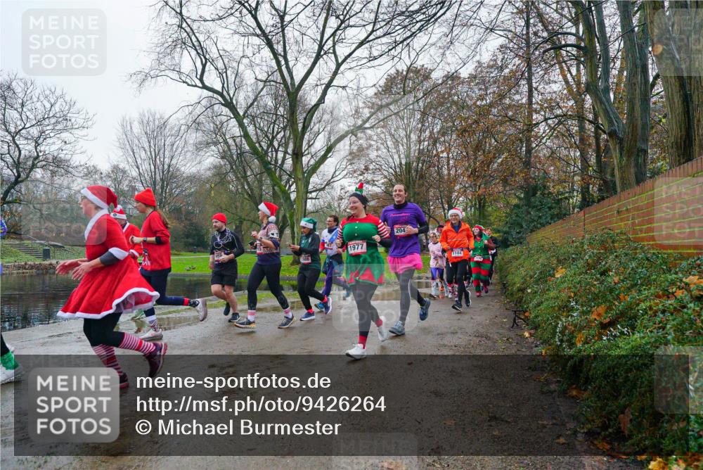 07.12.2025 - St. Pauli X-Mass-Run No. 15 Michael Burmester http://msf.ph/oto/9426264 07.12.2025 10:03:22 Laufen 1986, 1977, 204, 1104 meine-sportfotos.de