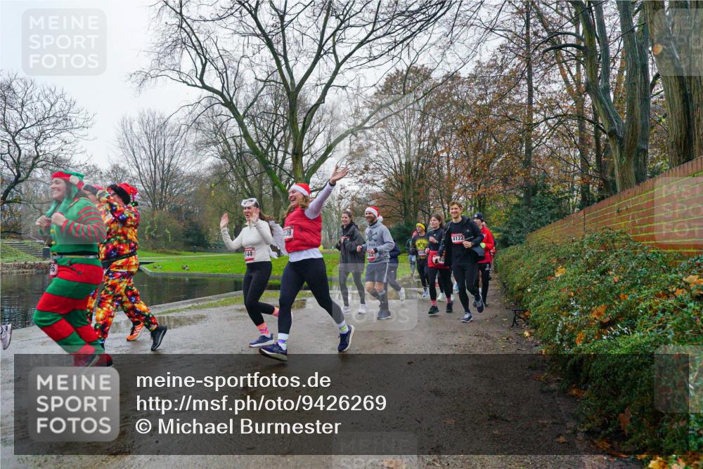 07.12.2025 - St. Pauli X-Mass-Run No. 15 Michael Burmester http://msf.ph/oto/9426269 07.12.2025 10:03:25 Laufen 144, 139, 4122, 562 meine-sportfotos.de