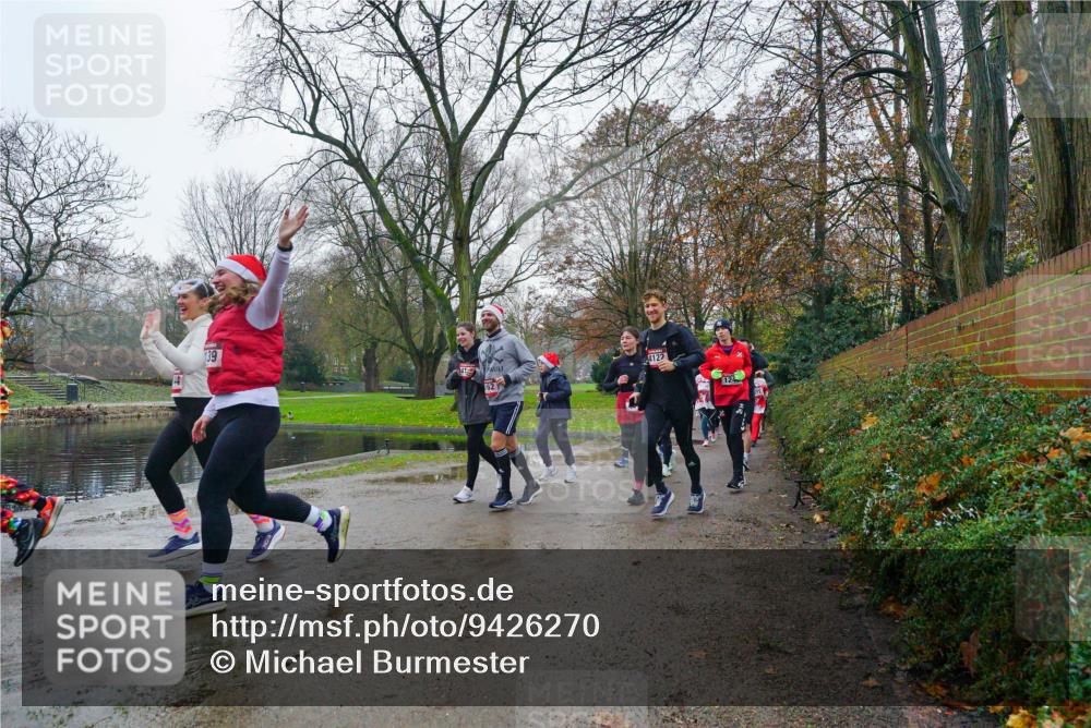 07.12.2025 - St. Pauli X-Mass-Run No. 15 Michael Burmester http://msf.ph/oto/9426270 07.12.2025 10:03:26 Laufen 139, 62, 4122, 124 meine-sportfotos.de