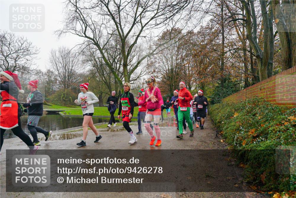 07.12.2025 - St. Pauli X-Mass-Run No. 15 Michael Burmester http://msf.ph/oto/9426278 07.12.2025 10:03:33 Laufen 3986, 211, 13, 4513, 4431 meine-sportfotos.de