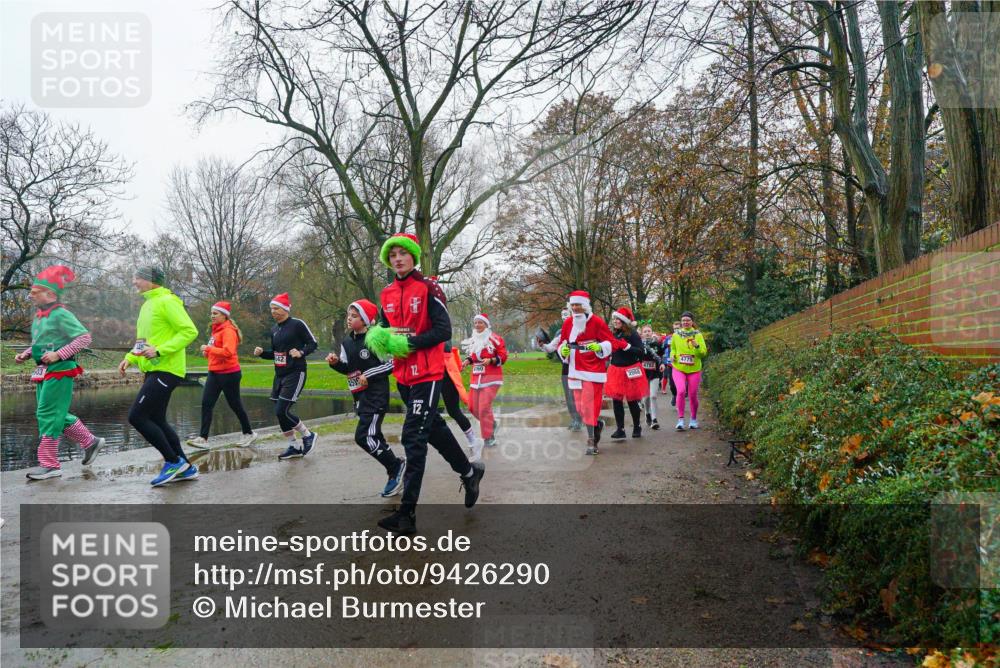 07.12.2025 - St. Pauli X-Mass-Run No. 15 Michael Burmester http://msf.ph/oto/9426290 07.12.2025 10:03:41 Laufen 450, 12, 4782, 4775 meine-sportfotos.de