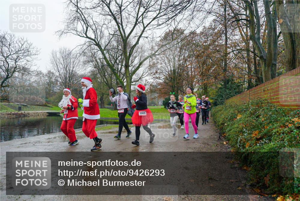 07.12.2025 - St. Pauli X-Mass-Run No. 15 Michael Burmester http://msf.ph/oto/9426293 07.12.2025 10:03:43 Laufen 2068, 4782, 4350, 4775 meine-sportfotos.de
