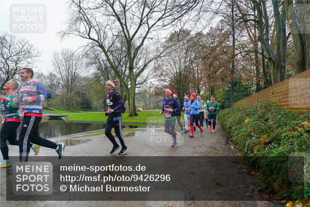 07.12.2025 - St. Pauli X-Mass-Run No. 15 Michael Burmester http://msf.ph/oto/9426296 07.12.2025 10:03:46 Laufen 4121, 448, 4411 meine-sportfotos.de