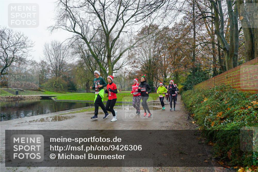 07.12.2025 - St. Pauli X-Mass-Run No. 15 Michael Burmester http://msf.ph/oto/9426306 07.12.2025 10:03:56 Laufen 4043, 422 meine-sportfotos.de