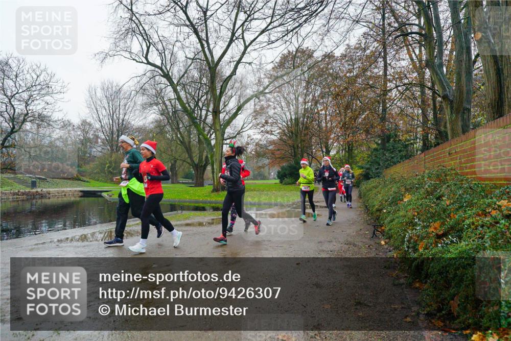 07.12.2025 - St. Pauli X-Mass-Run No. 15 Michael Burmester http://msf.ph/oto/9426307 07.12.2025 10:03:57 Laufen  meine-sportfotos.de
