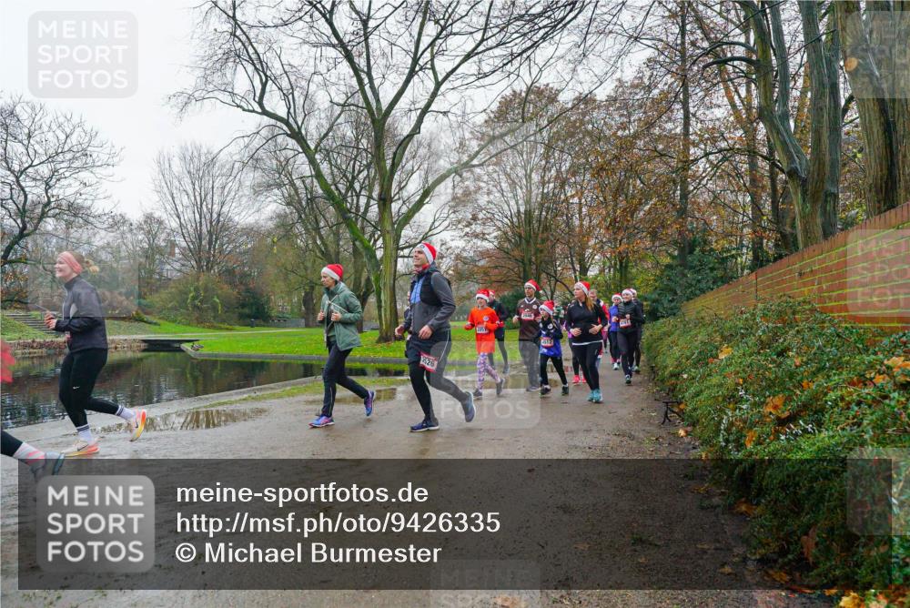 07.12.2025 - St. Pauli X-Mass-Run No. 15 Michael Burmester http://msf.ph/oto/9426335 07.12.2025 10:04:17 Laufen 526, 4512, 4761 meine-sportfotos.de