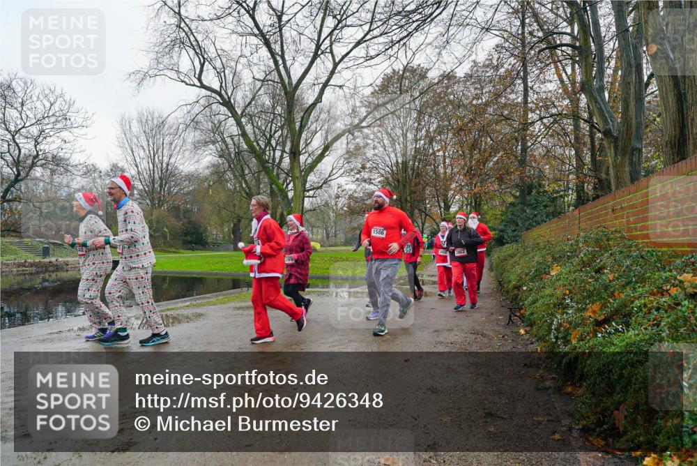 07.12.2025 - St. Pauli X-Mass-Run No. 15 Michael Burmester http://msf.ph/oto/9426348 07.12.2025 10:04:33 Laufen 2369, 1586, 3962 meine-sportfotos.de
