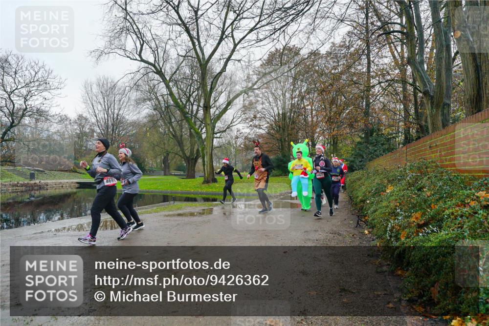 07.12.2025 - St. Pauli X-Mass-Run No. 15 Michael Burmester http://msf.ph/oto/9426362 07.12.2025 10:04:58 Laufen 4691, 1204, 4467, 2648 meine-sportfotos.de