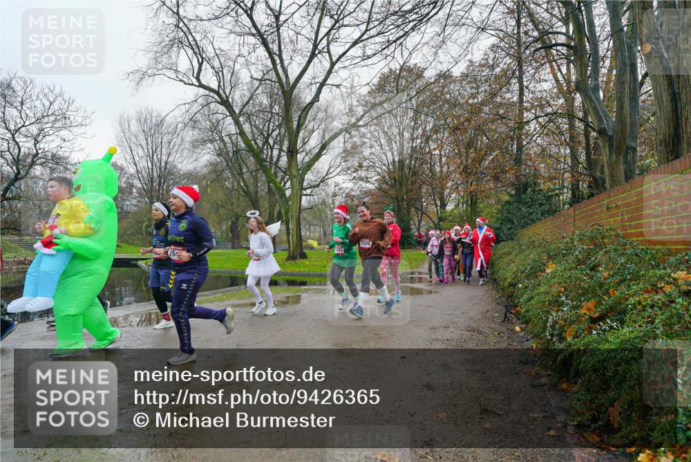 07.12.2025 - St. Pauli X-Mass-Run No. 15 Michael Burmester http://msf.ph/oto/9426365 07.12.2025 10:05:01 Laufen 26, 1201, 1209 meine-sportfotos.de