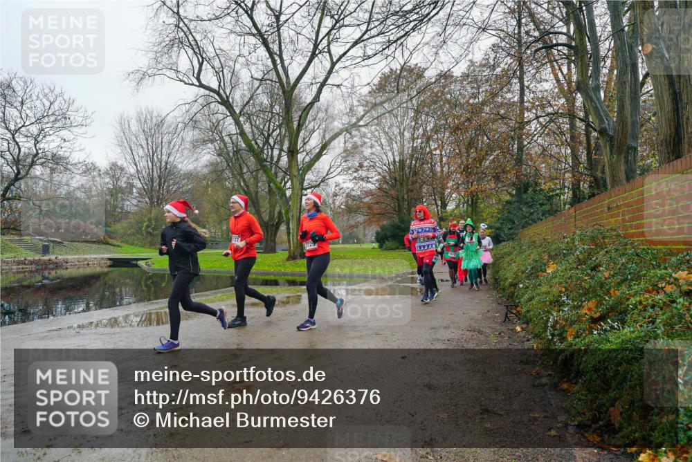07.12.2025 - St. Pauli X-Mass-Run No. 15 Michael Burmester http://msf.ph/oto/9426376 07.12.2025 10:05:16 Laufen 3729, 1618 meine-sportfotos.de