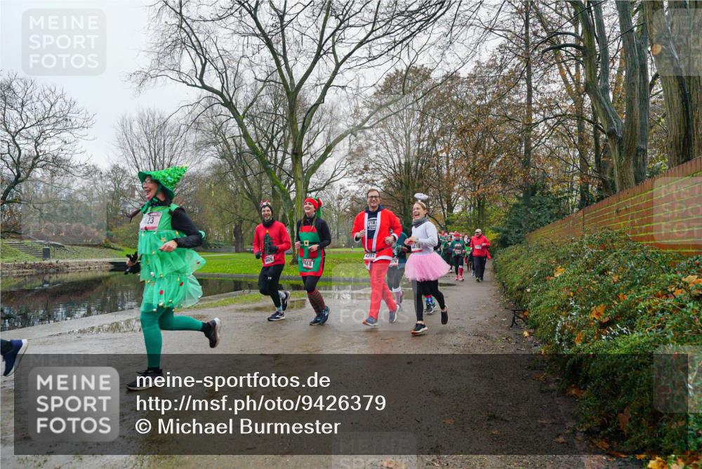 07.12.2025 - St. Pauli X-Mass-Run No. 15 Michael Burmester http://msf.ph/oto/9426379 07.12.2025 10:05:19 Laufen 4409, 18, 4391, 376 meine-sportfotos.de