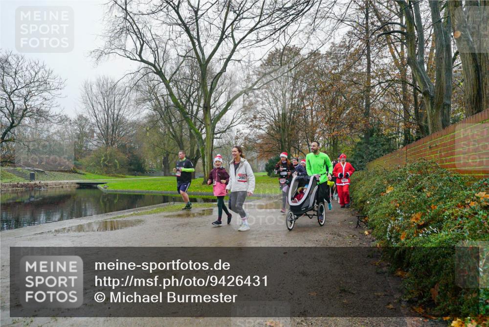 07.12.2025 - St. Pauli X-Mass-Run No. 15 Michael Burmester http://msf.ph/oto/9426431 07.12.2025 10:06:15 Laufen 3901, 1012 meine-sportfotos.de