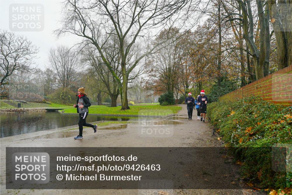 07.12.2025 - St. Pauli X-Mass-Run No. 15 Michael Burmester http://msf.ph/oto/9426463 07.12.2025 10:07:37 Laufen 2212 meine-sportfotos.de