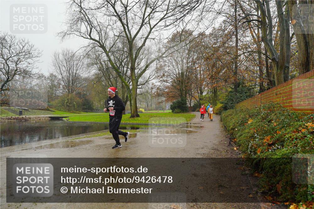 07.12.2025 - St. Pauli X-Mass-Run No. 15 Michael Burmester http://msf.ph/oto/9426478 07.12.2025 10:09:22 Laufen 4761 meine-sportfotos.de