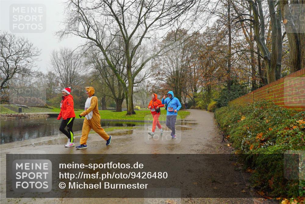 07.12.2025 - St. Pauli X-Mass-Run No. 15 Michael Burmester http://msf.ph/oto/9426480 07.12.2025 10:09:32 Laufen 2621 meine-sportfotos.de