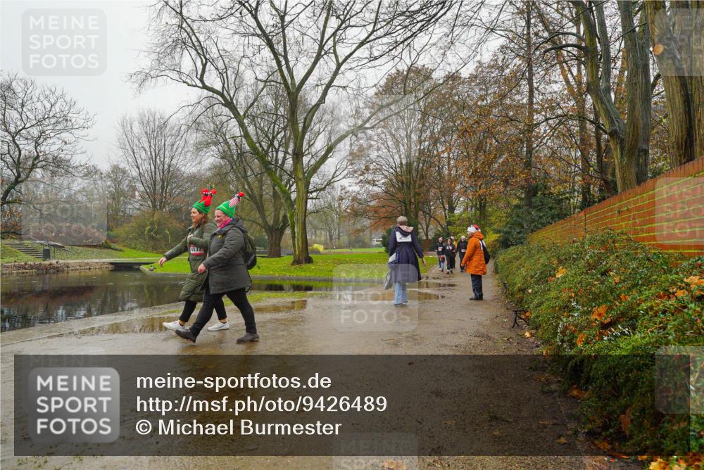 07.12.2025 - St. Pauli X-Mass-Run No. 15 Michael Burmester http://msf.ph/oto/9426489 07.12.2025 10:11:41 Laufen 4537 meine-sportfotos.de