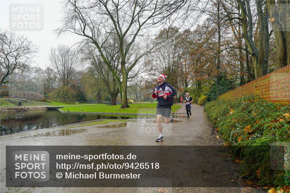 07.12.2025 - St. Pauli X-Mass-Run No. 15 Michael Burmester http://msf.ph/oto/9426518 07.12.2025 10:18:16 Laufen 2558 meine-sportfotos.de