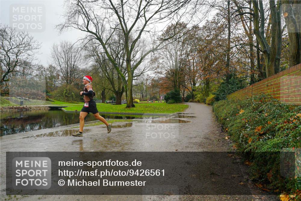 07.12.2025 - St. Pauli X-Mass-Run No. 15 Michael Burmester http://msf.ph/oto/9426561 07.12.2025 10:37:57 Laufen  meine-sportfotos.de