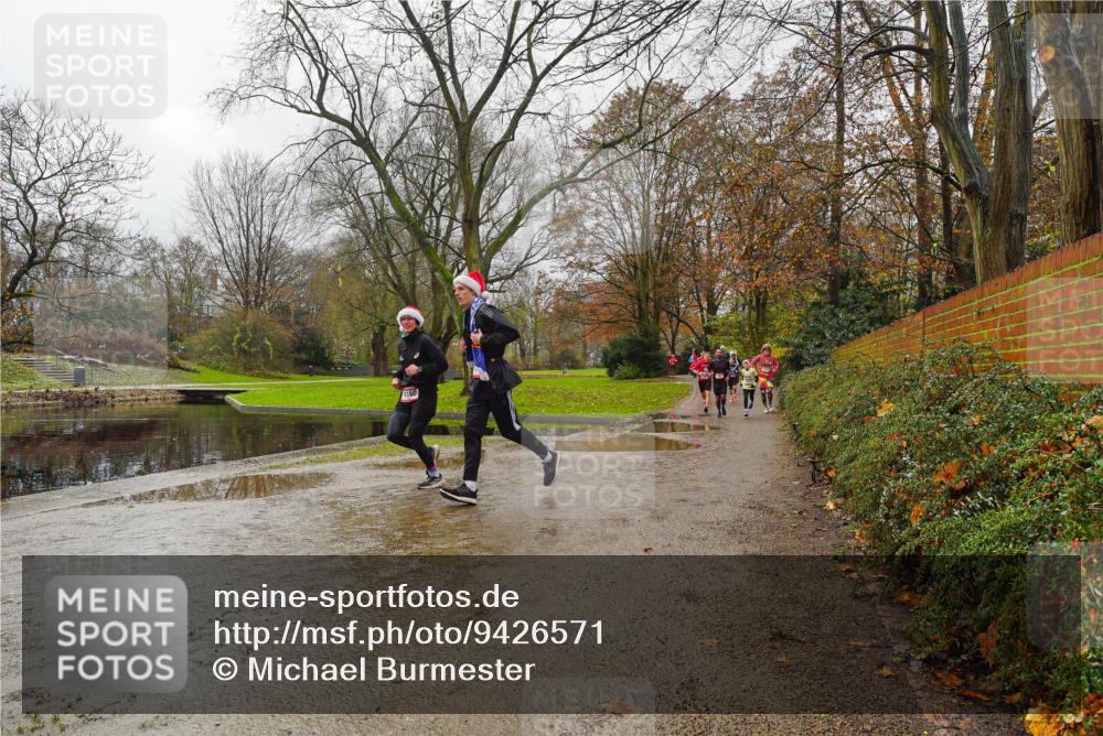 07.12.2025 - St. Pauli X-Mass-Run No. 15 Michael Burmester http://msf.ph/oto/9426571 07.12.2025 10:39:44 Laufen 1160 meine-sportfotos.de