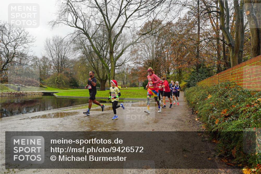 07.12.2025 - St. Pauli X-Mass-Run No. 15 Michael Burmester http://msf.ph/oto/9426572 07.12.2025 10:39:47 Laufen  meine-sportfotos.de