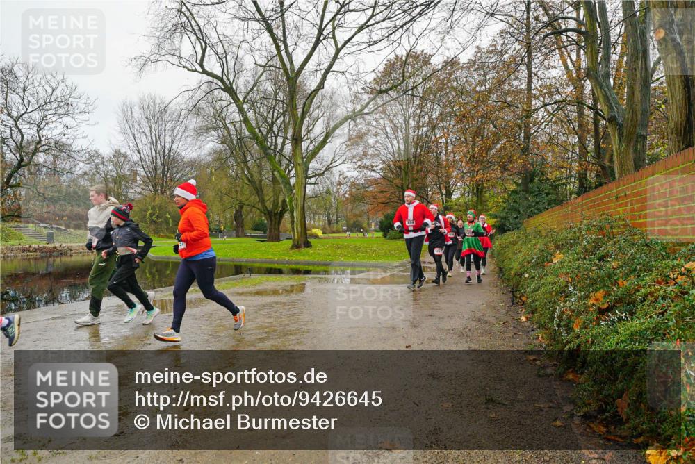07.12.2025 - St. Pauli X-Mass-Run No. 15 Michael Burmester http://msf.ph/oto/9426645 07.12.2025 10:42:27 Laufen 1854 meine-sportfotos.de