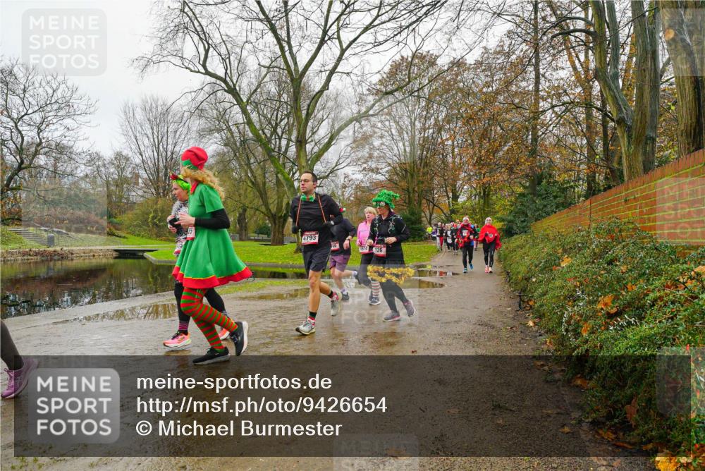 07.12.2025 - St. Pauli X-Mass-Run No. 15 Michael Burmester http://msf.ph/oto/9426654 07.12.2025 10:42:37 Laufen 4793, 1574, 126 meine-sportfotos.de