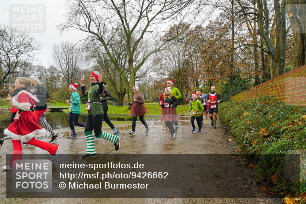 07.12.2025 - St. Pauli X-Mass-Run No. 15 Michael Burmester http://msf.ph/oto/9426662 07.12.2025 10:42:49 Laufen 39, 2919, 403, 286 meine-sportfotos.de