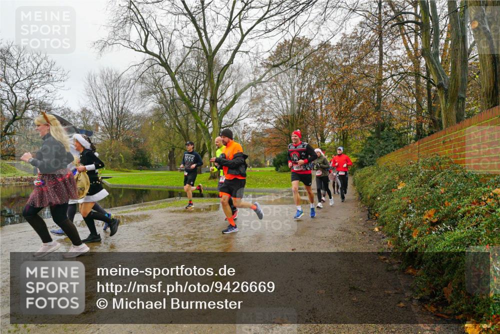 07.12.2025 - St. Pauli X-Mass-Run No. 15 Michael Burmester http://msf.ph/oto/9426669 07.12.2025 10:42:56 Laufen 1401 meine-sportfotos.de