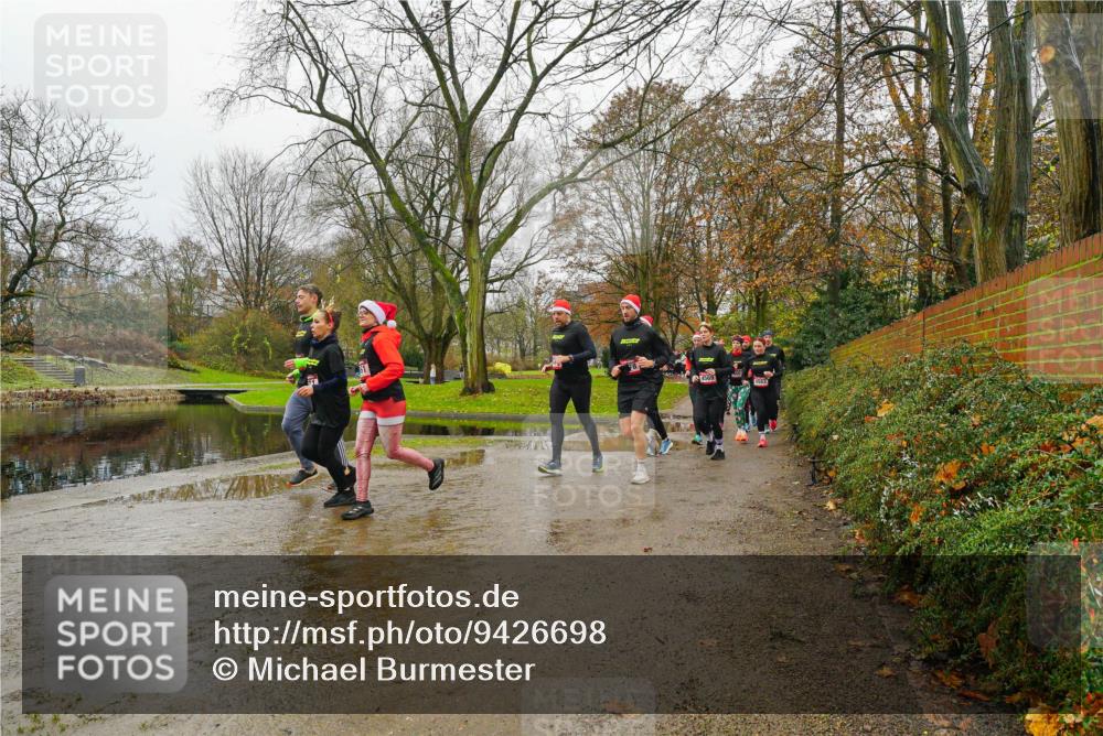 07.12.2025 - St. Pauli X-Mass-Run No. 15 Michael Burmester http://msf.ph/oto/9426698 07.12.2025 10:43:44 Laufen  meine-sportfotos.de
