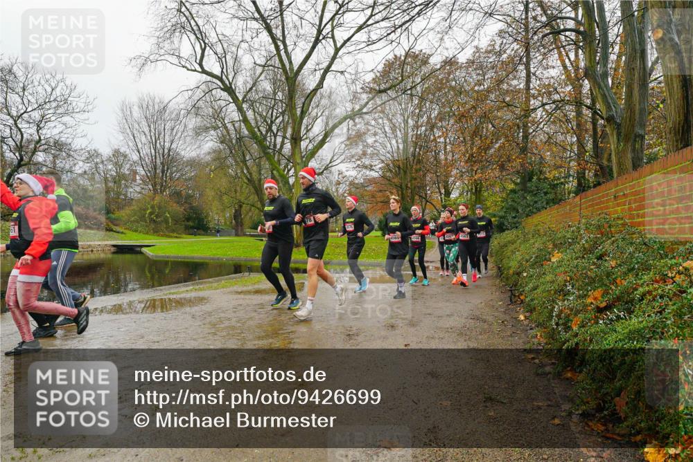 07.12.2025 - St. Pauli X-Mass-Run No. 15 Michael Burmester http://msf.ph/oto/9426699 07.12.2025 10:43:44 Laufen 51, 4565, 4566 meine-sportfotos.de