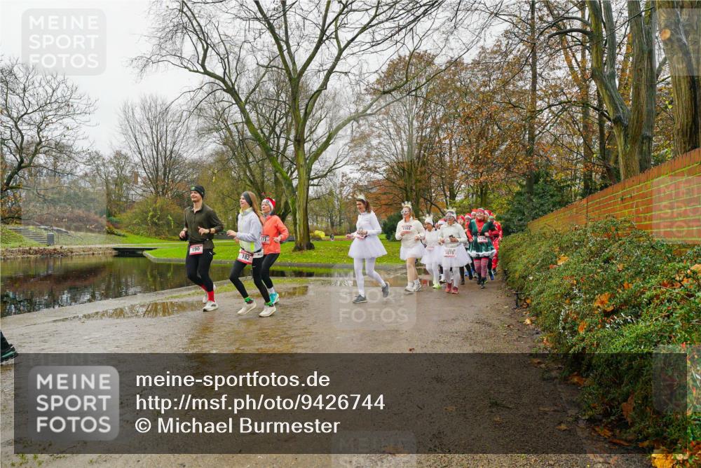 07.12.2025 - St. Pauli X-Mass-Run No. 15 Michael Burmester http://msf.ph/oto/9426744 07.12.2025 10:44:42 Laufen 190, 182, 1568, 1619 meine-sportfotos.de