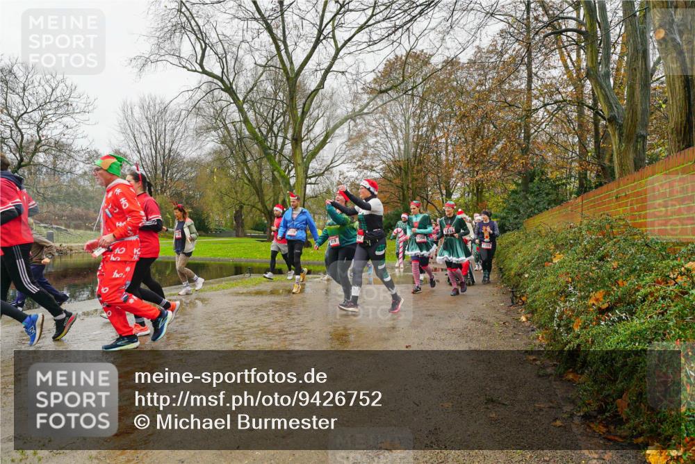 07.12.2025 - St. Pauli X-Mass-Run No. 15 Michael Burmester http://msf.ph/oto/9426752 07.12.2025 10:44:48 Laufen 1355 meine-sportfotos.de