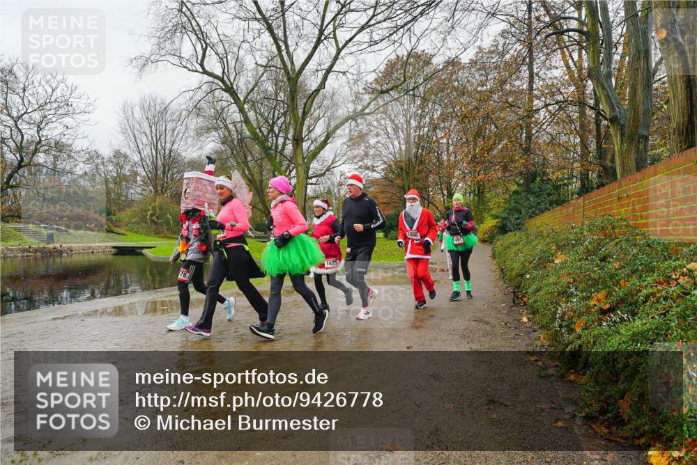 07.12.2025 - St. Pauli X-Mass-Run No. 15 Michael Burmester http://msf.ph/oto/9426778 07.12.2025 10:45:08 Laufen 78, 1625, 1866 meine-sportfotos.de